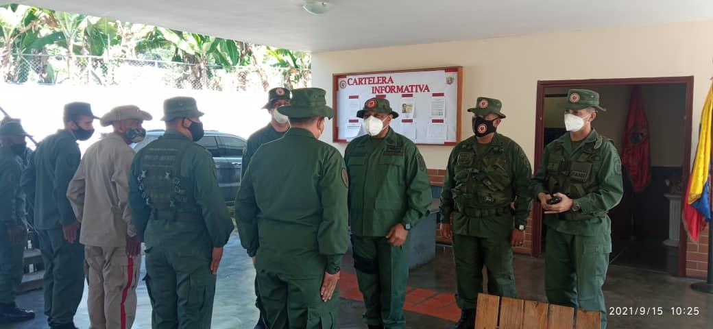 ZODIMilTrujillo's tweet photo. El Cddno. GD Rafael Blanco Marrero, Inspector General de la @Milicia_B1, en compañía de comisión asignada por el #CGMB, efectúa inspección general al ADI 232 Pampan. https://t.co/g1gpEuIpwG