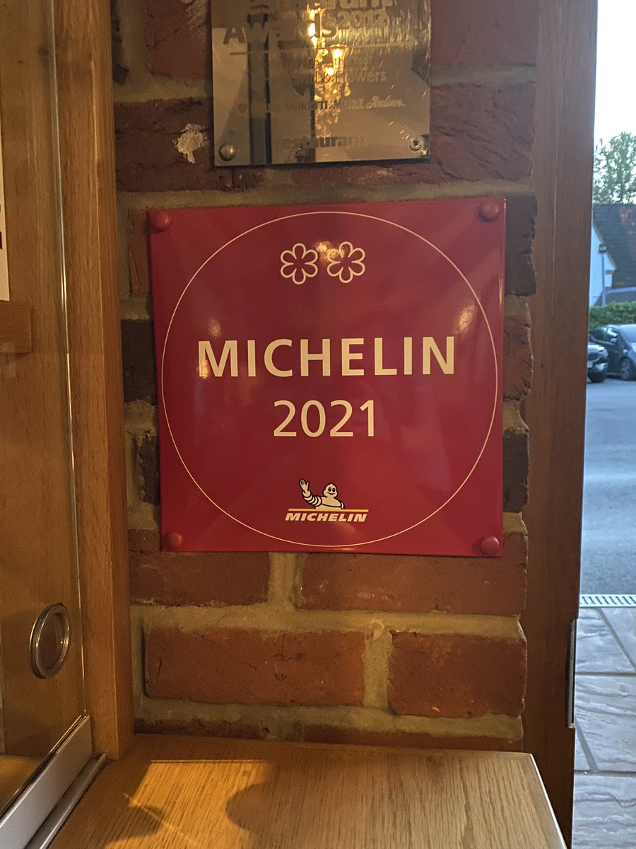 Dinner tonight <a href="/HandFMarlow/">The Hand & Flowers</a> before <a href="/Pubinthepark_/">Pub in the Park</a> kicks off tomorrow in Marlow! The UK’s only 2 Michelin star pub! So excited! 🤗⭐️⭐️🧑‍🍳