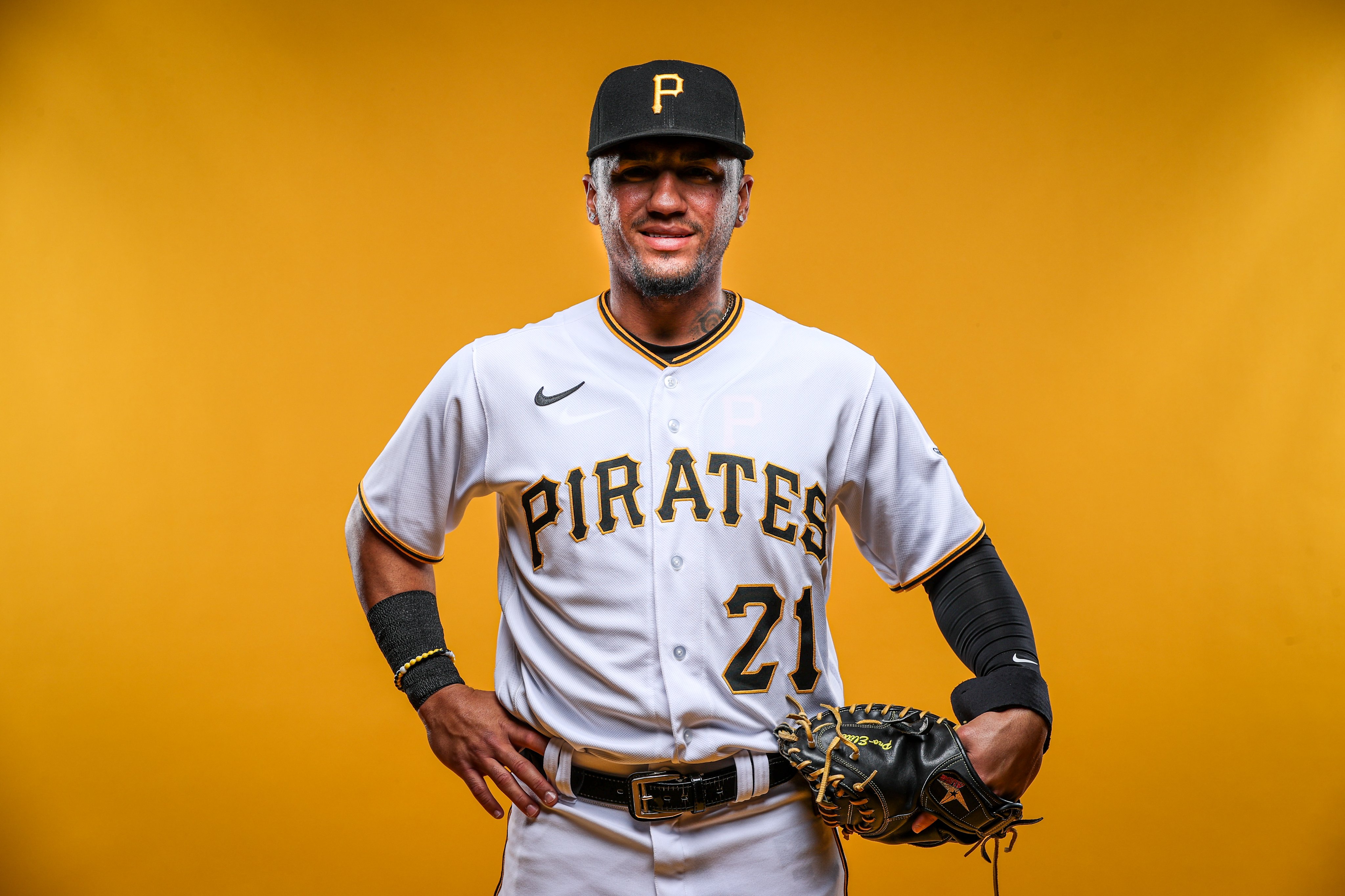 Pittsburgh Pirates on X: Tonight, we all wear 21. #ClementeDay