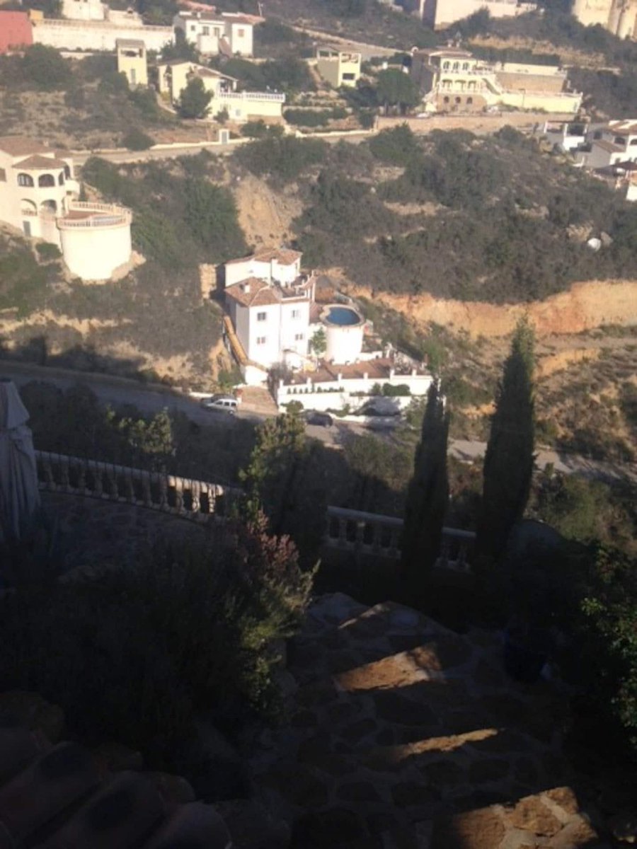 Saveene's tweet image. Moraira has several shops and Javea has more shops to go to with several wonderful restaurants to choose from
bit.ly/3fWOdjP
#Saveene #Javea #Xabia #Spain #CostaBlanca #villa #comfort #accommodation #Moraira #Alicante #enjoy #relax #beachlife #vacation #Mediterranean