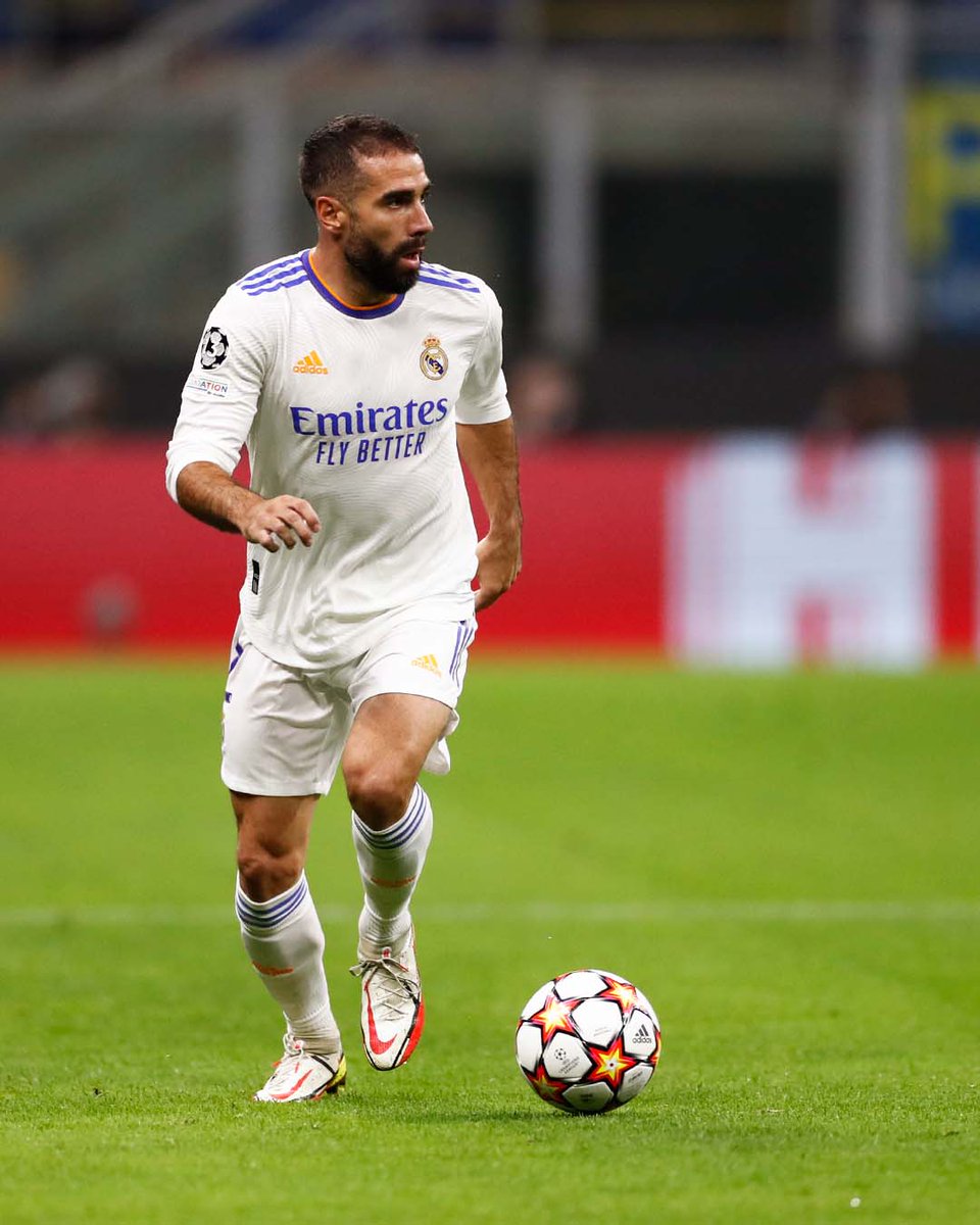 realmadrid's tweet photo. 2️⃣ ¡Segunda parte en San Siro!
▶️ @Inter_es 0-0 @realmadrid
💻 https://t.co/7NP5L9sYIE
#UCL https://t.co/C1j5ja69kI