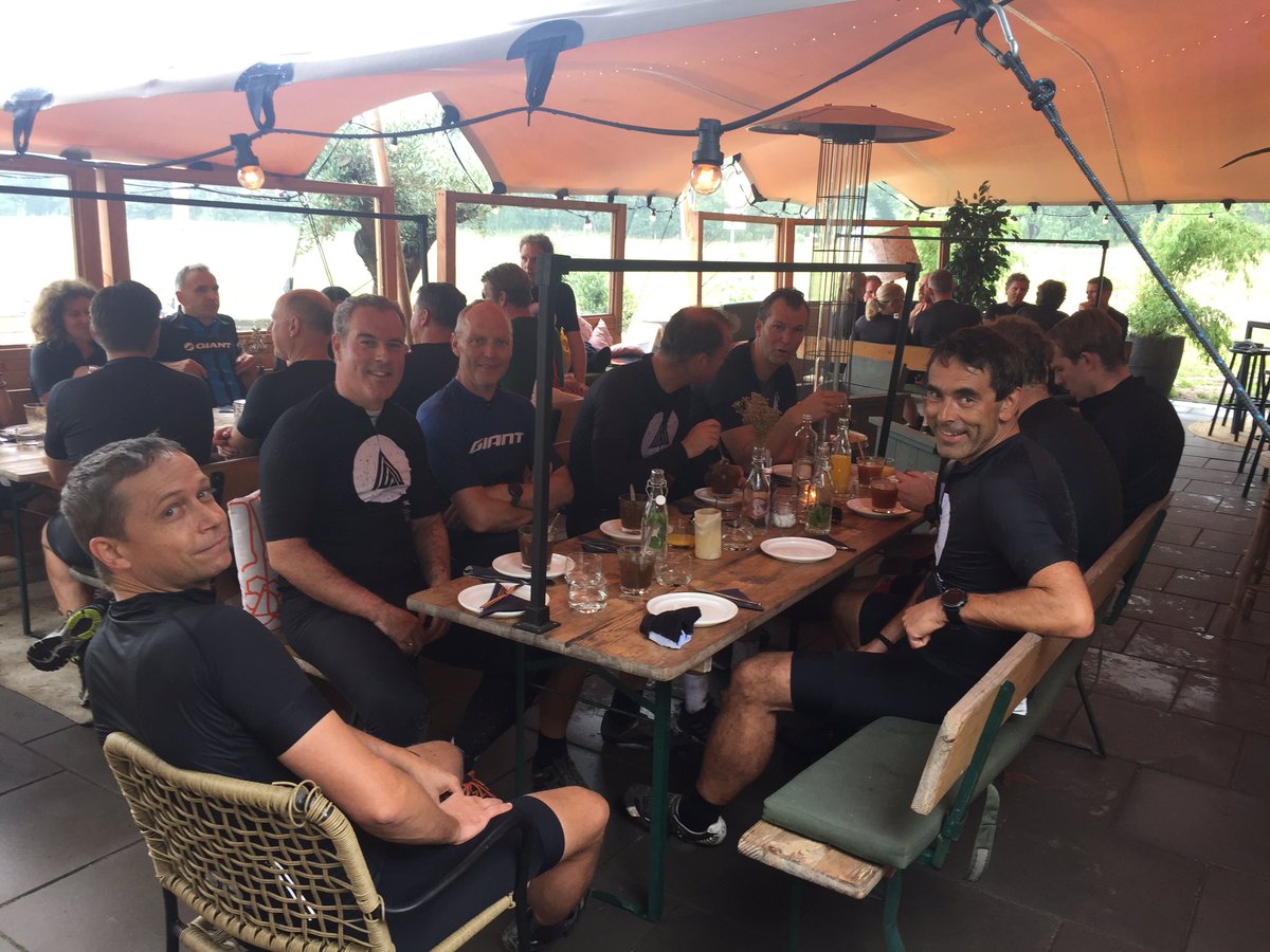 Stefclement's tweet photo. Ontspanning na inspanning en voldane gezichten; prachtige MTB Clinic in Berg en Dal met @ibsamsterdam i.s.m. https://t.co/E6xjM1C0ss #giant #partofyourride https://t.co/DaM8V0rsoi