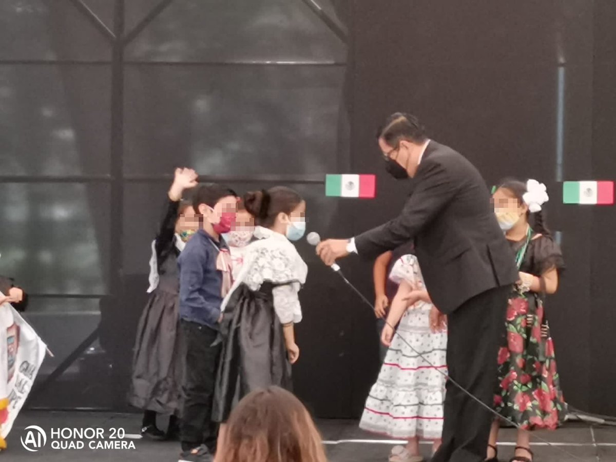 AlcaldiaMHmx's tweet photo. Comenzamos la celebración de las Fiestas Patrias, en el Complejo Cultural "Los Pinos" con la tradicional presentación de los Hidalguitos.

#MHelCorazónDeLaCapital https://t.co/akclCVEQIy