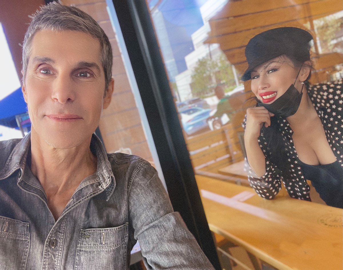 Perry Farrell tweet media