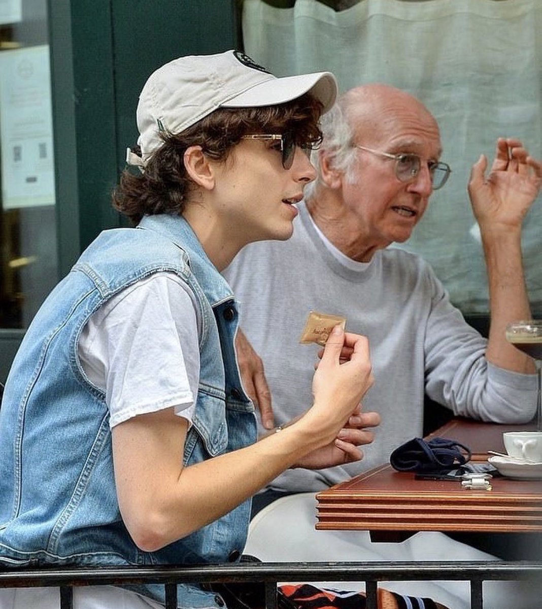 chlmtupdates's tweet photo. 📸| Timothée Chalamet con Larry David en Nueva York. https://t.co/mOg220wq5v