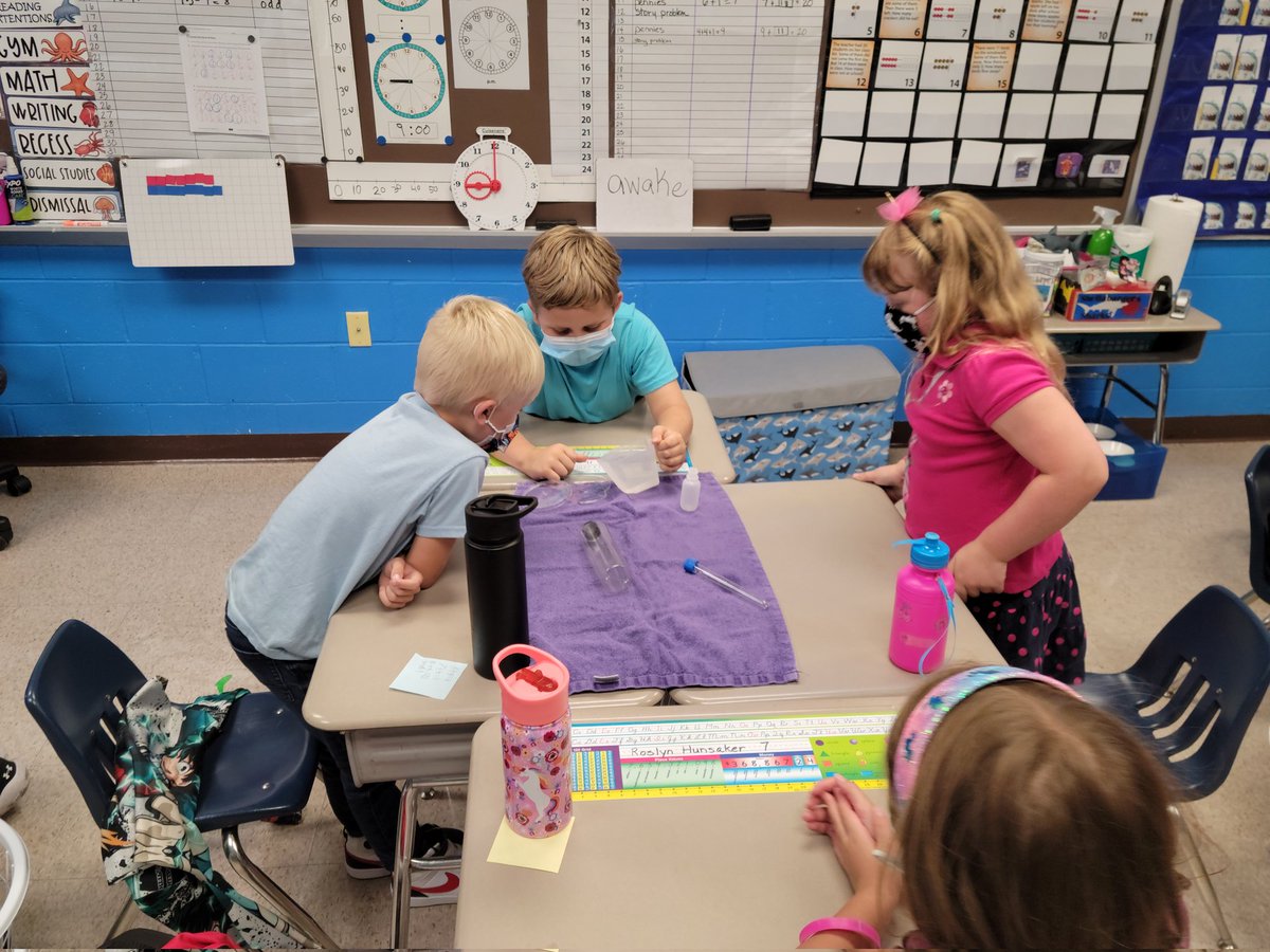 ssharks98's tweet image. States of Matter discovery: Liquids take the shape of their container