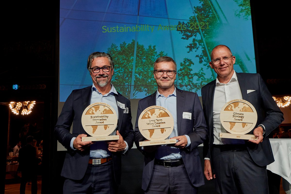 ROCKWOOL Danmark (@rockwooldk) on Twitter photo ROCKWOOL modtog Sustainability Awards' særpris. Thomas Kähler tog stolt imod prisen - en anerkendelse af vores bidrag til grøn omstilling i byggebranchen og høje ambitioner om mere bæredygtig fremtid. bit.ly/3CaCnLu
TAK til @EY_Denmark og <a href="/DanskErhverv/">Dansk Erhverv</a>
#dkgreen #byggeri ROCKWOOL modtog Sustainability Awards' særpris. Thomas Kähler tog stolt imod prisen - en anerkendelse af vores bidrag til grøn omstilling i byggebranchen og høje ambitioner om mere bæredygtig fremtid. bit.ly/3CaCnLu
TAK til @EY_Denmark og <a href="/DanskErhverv/">Dansk Erhverv</a>
#dkgreen #byggeri