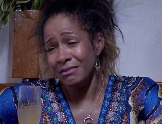 makeit_rainUH's tweet image. the girls are charging $150+ for a silk press. we living in our last days.