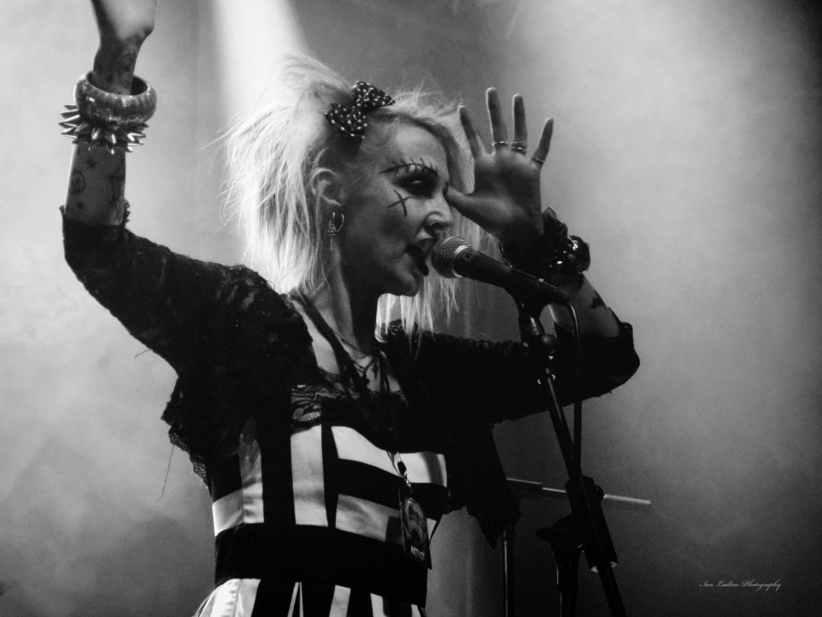 IanLadlow's tweet photo. Fun with The Webb at HRH Goth (Leeds) #thewebb #hrhgoth #goth #gigphotography #livemusic https://t.co/UUNuUKmXMS