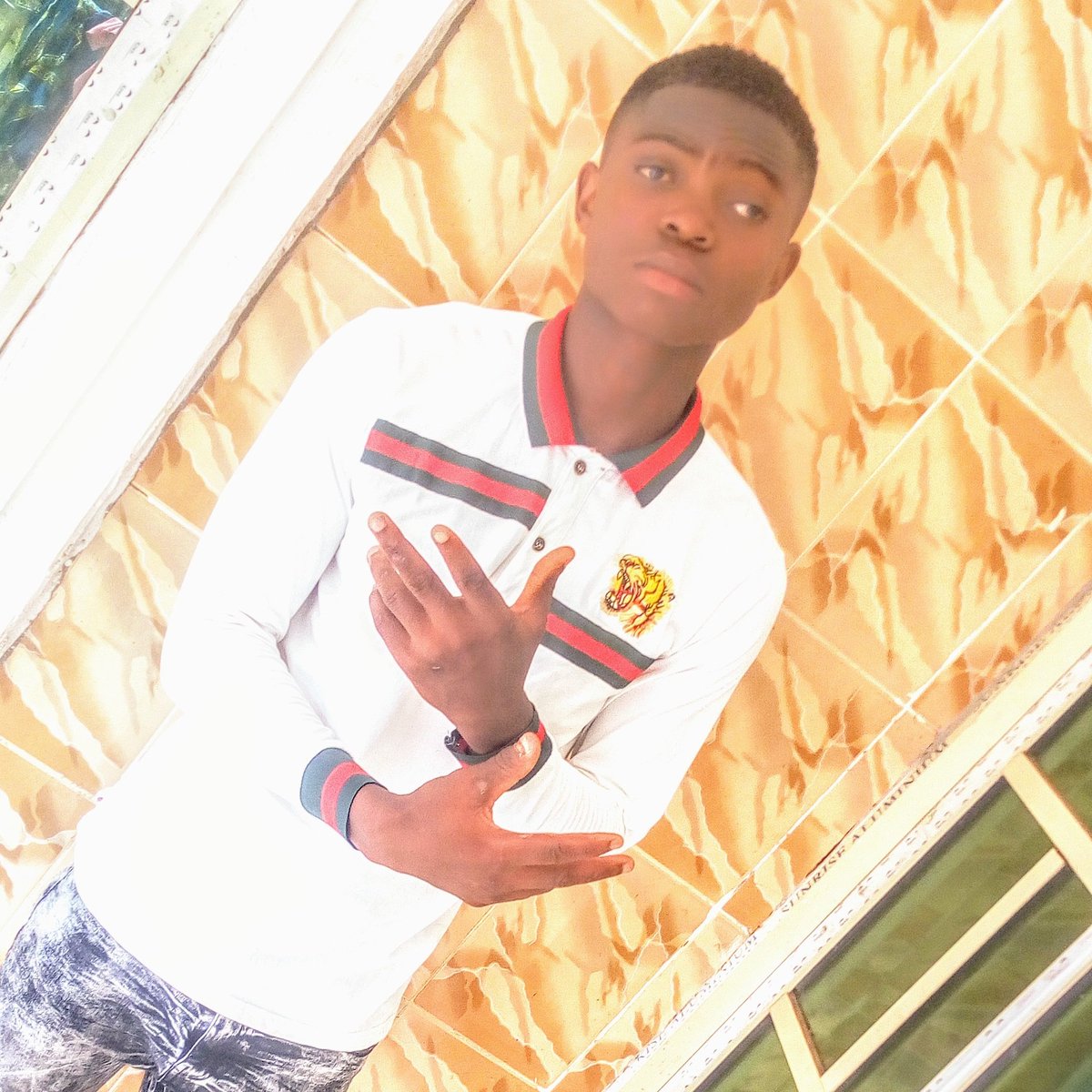 ray_chidi's tweet photo. Just happy u know ooh https://t.co/X8YW4aHTCX