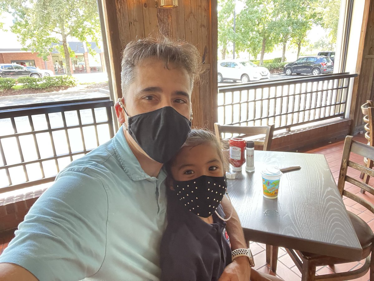 Great Daddy-Daughter Day! Some Congo Golf, fed some 🐊 and then grabbed some chicken wings! She has a little Buffalo in her😀