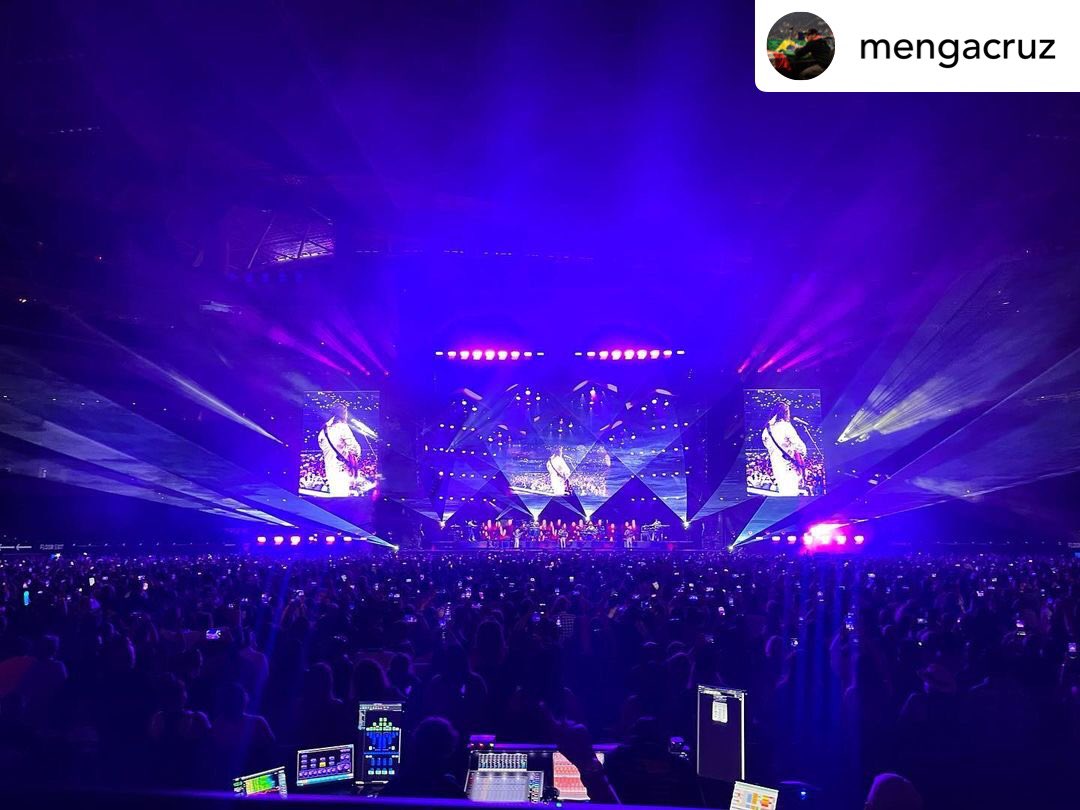 TheRobeWay's tweet photo. On the Los Bukis #UnaHistoriaCantada Tour with #lightingdesigner & #programmer Menga Cruz working with #setdesigner Anton Video Concept & #videodesigners Yiyo Alonso Carcamo Romero & Fabian Cortes along with @Robelighting #MegaPointe, #ColorStrobe & #BMFL supplied by GST Lighting https://t.co/G1fGQpZqBw