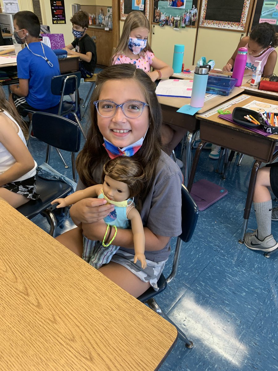 Dressed in our PJs shared our favorite stuffed animals to celebrate Alicias Birthday 🥳 💚 🥳