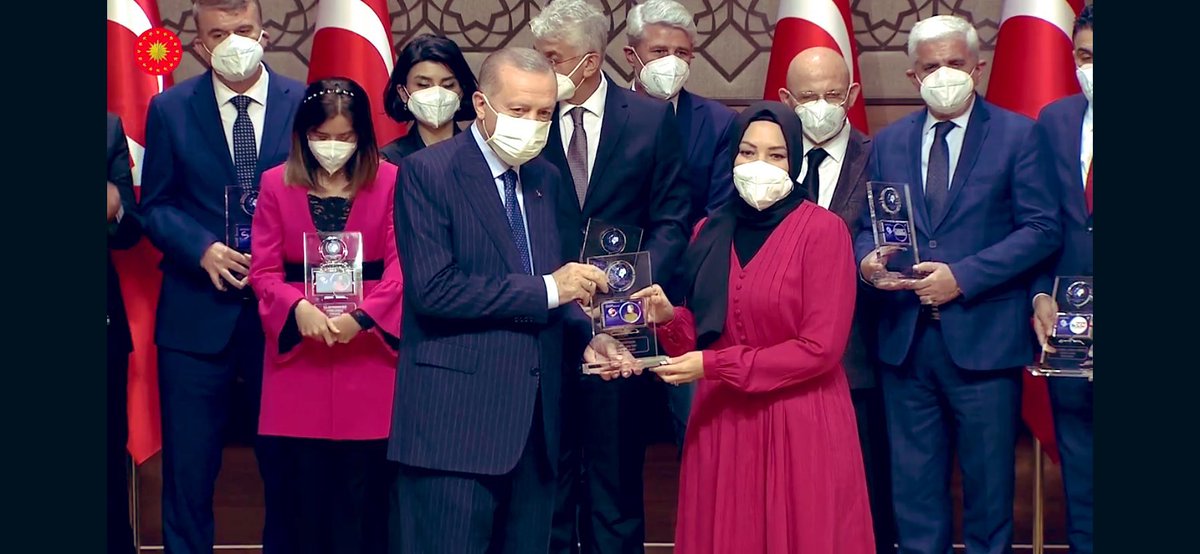 Tuğrul SELMANOĞLU (@tselmanoglu) on Twitter photo Tebrikler! <a href="/hilal_kaplan/">Hilâl Kaplan</a>
Demek ki... Doğru zamanda, doğru konu, doğru kalem, doğru Kitap ödülü getiriyor... Tebrikler! <a href="/hilal_kaplan/">Hilâl Kaplan</a>
Demek ki... Doğru zamanda, doğru konu, doğru kalem, doğru Kitap ödülü getiriyor...