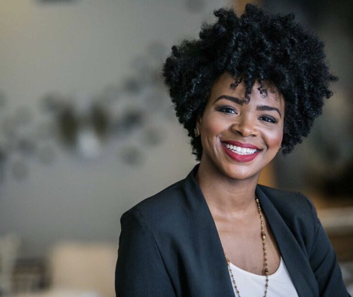 rachellproctor's tweet photo. I’m absolutely in LOVE with the versatility of our hair. 🥰 And I’m even more proud to be a #Team4C natural 😍
Thank you to all the #naturalistas and movements like @thecrownact that remind us that our Crowns are something to be proud of! 👑👑👑 https://t.co/4kZQvYw5uH