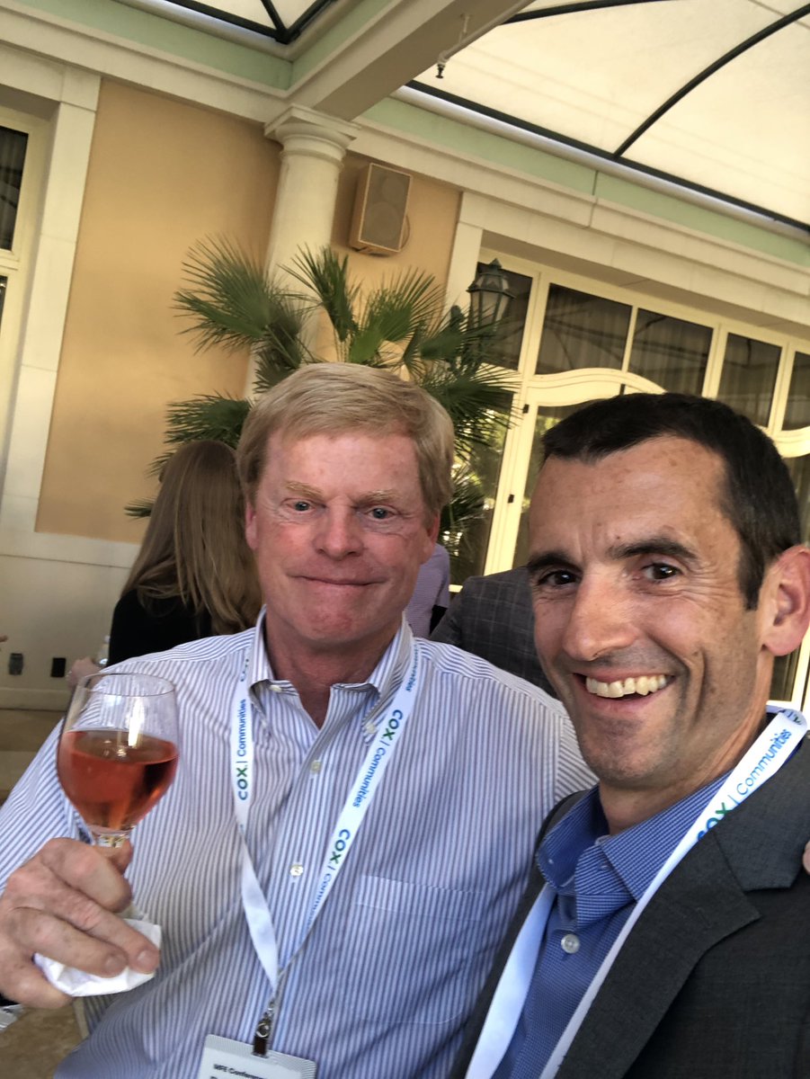 Congrats to Bob DeWitt at GID for being inducted into the <a href="/MFEmagazine/">MultifamilyExecutive</a> Hall of Fame this week! #MFEC #multifamily It was great spending time in person. multifamilyexecutive.com/design-develop…