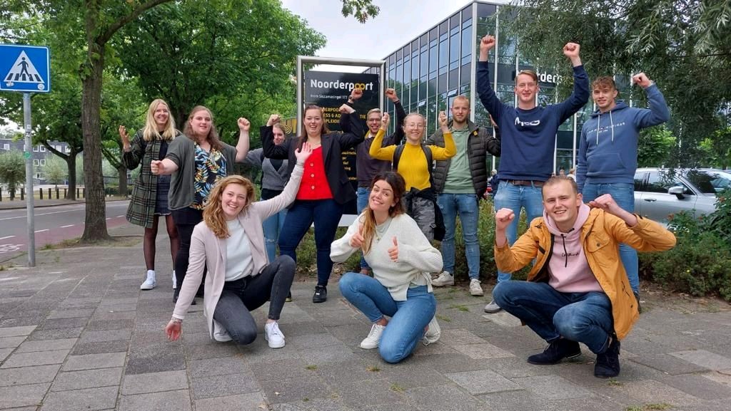NP_BusinessAdmi (@np_businessadmi) on Twitter photo Vandaag hebben we met deze toppers de kick-off gehad van de BBL-opleiding: MBO 4 Leidingevende. De aftrap was samen met alle praktijkbegeleiders, <a href="/Noorderpoort/">Noorderpoort</a> en natuurlijk de studenten zelf. Want groeien doen we niet alleen, samen.
📷 #Maripaangroep Vandaag hebben we met deze toppers de kick-off gehad van de BBL-opleiding: MBO 4 Leidingevende. De aftrap was samen met alle praktijkbegeleiders, <a href="/Noorderpoort/">Noorderpoort</a> en natuurlijk de studenten zelf. Want groeien doen we niet alleen, samen.
📷 #Maripaangroep