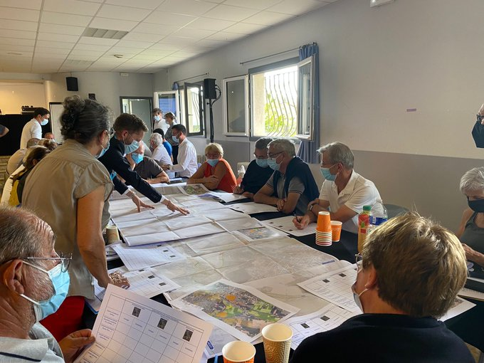 A46Sud's tweet photo. [#A46Inside] Atelier thématique Spécial Nœud de Manissieux 200 000 véhicules passent chaque jour par le nœud de #Manissieux ! Pour en savoir plus et donner votre avis, c'est sur la plate forme participative jusqu'au 28 septembre #concertation #A46SUD https://t.co/tDCb2BzOF7 https://t.co/7th9R6gfZ8