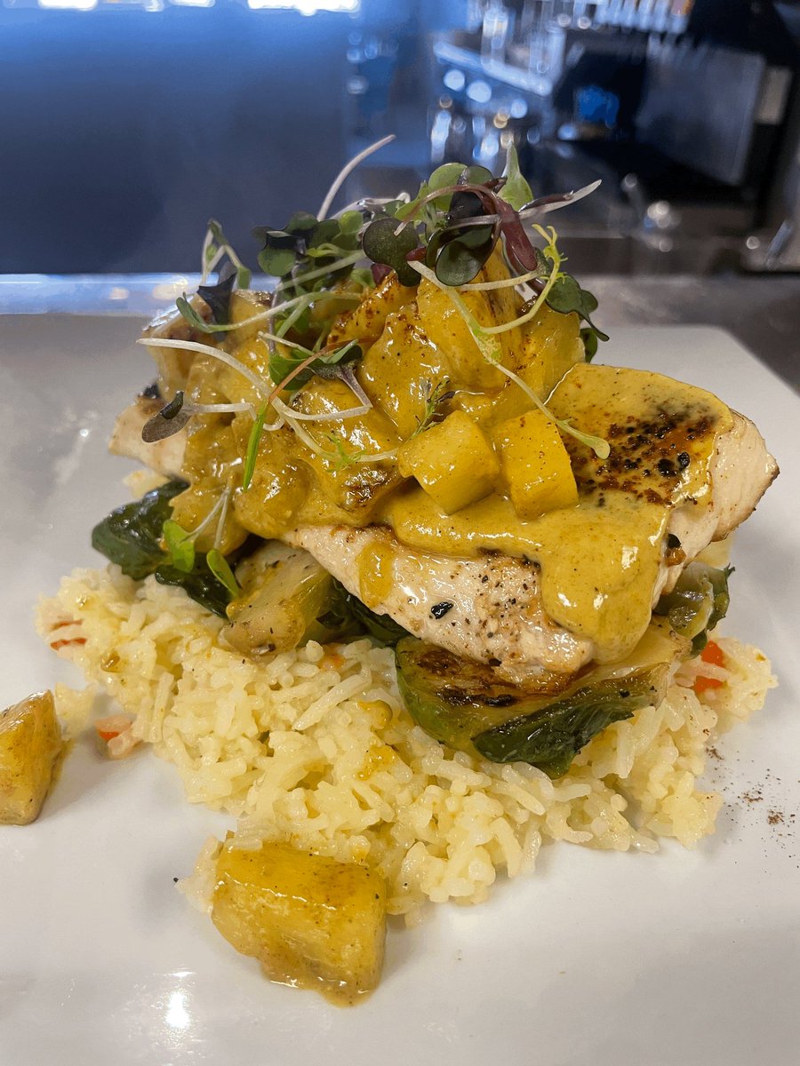 Pan Seared Mahi Mahi on the Fresh Sheet for a limited time!

Pan seared Mahi Mahi with roasted Brussels sprouts, basmati rice, finished with a pineapple curry sauce. fatolivesrichland.com/items/mahi-mah…