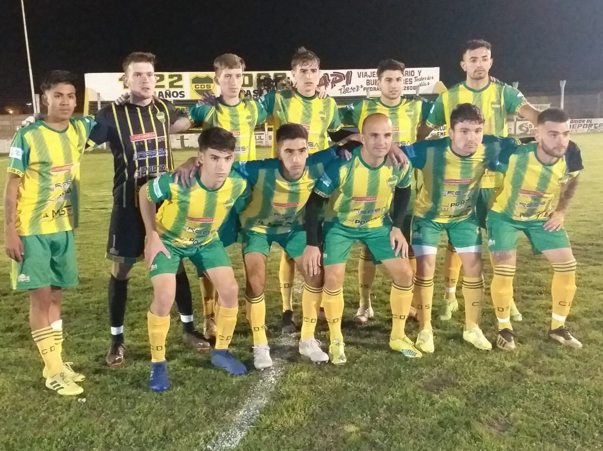 defedesalto's tweet photo. ⚽ #TFBP #8vos DERROTA EN EL DEBUT
diego 0 - 3 Provincial (P).
El juvenil equipo Loro no pudo con el Rojo de Pergamino, que sacó una ventaja importante de cara a la vuelta. Pese al resultado, gran esfuerzo de los muchachos, que buscarán revertir la serie.
#DaleLoro 🔰 https://t.co/mStAEOdlHe
