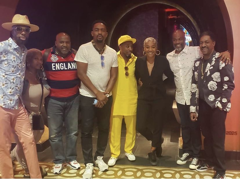 EddieGriffinCom's tweet image. ✊🏽 @TwardComedy @BILLBELLAMY @ohsnapjbsmoove @TiffanyHaddish