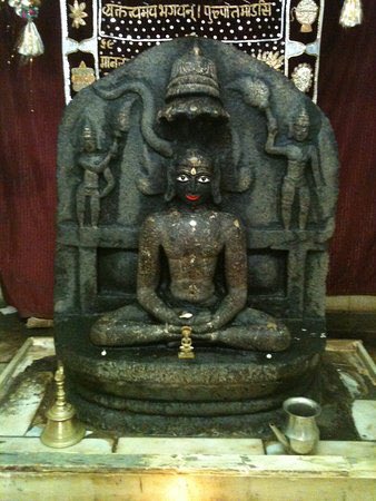 ammaneeswarar's tweet photo. Memories of Avalpoondurai Shri Parshwanath Jain Temple #avalpoonduraijaintemple #avalpoonduraishriparshwanathjaintemple #ammaneeswararkoil #avalpoondurai https://t.co/VpibPRVaBN