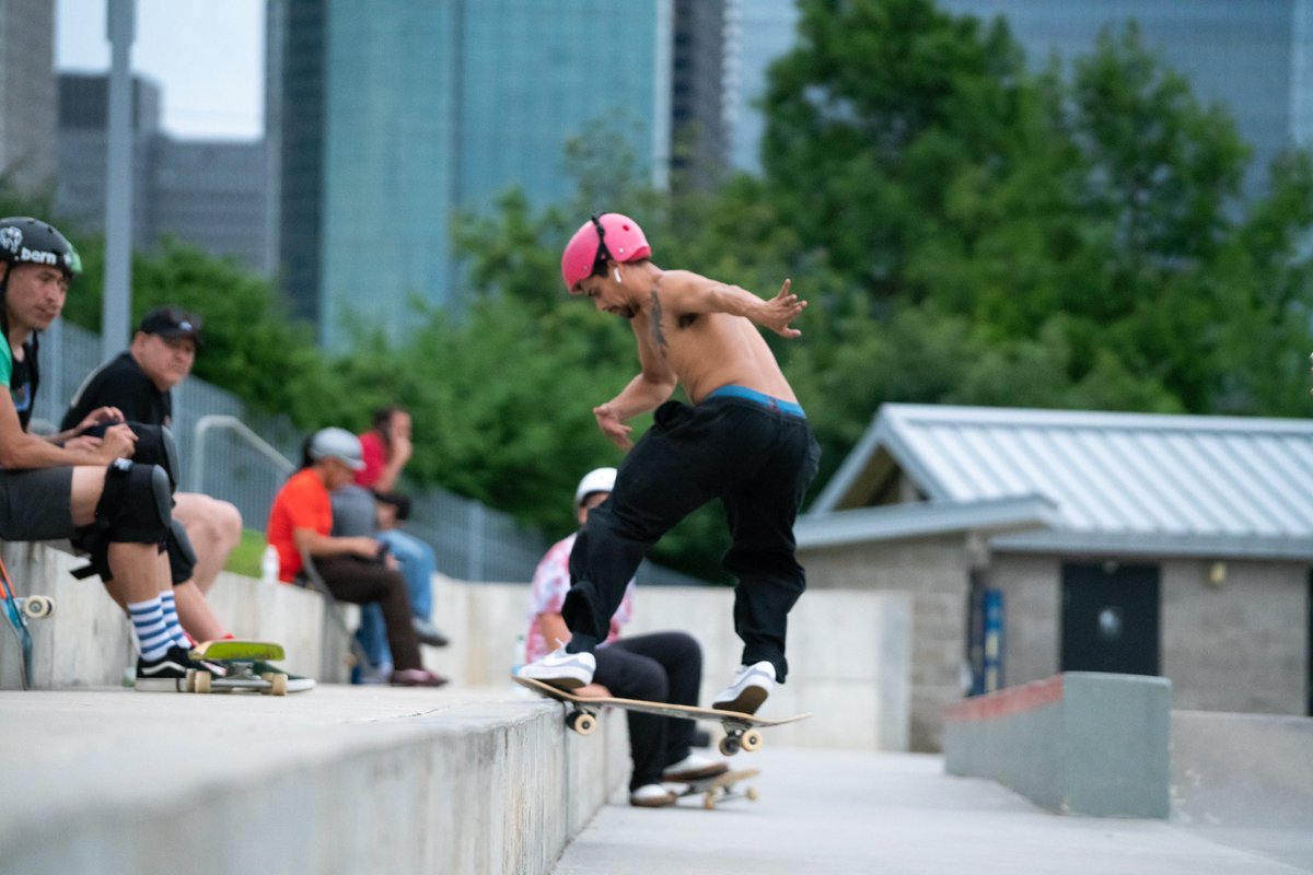 SouthbyJaz's tweet photo. Itโs Stoicsworld, weโre just living in it.
#houston #texas #katytx #htownnightlife #htown #houstontexas #downtownhouston #streetphotography #picoftheday #skate #skateboard #shred #naturephotography #lifestyle #travelphotography @tonyhawk @steveo https://t.co/W29tnaYsNb