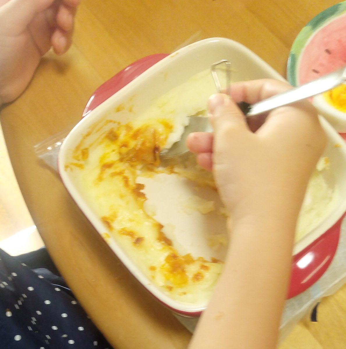 保育園で正しいスプーンの持ち方を練習するためにクリップをつける方法を教えてもらったが これを考えた人天才なのでは Togetter