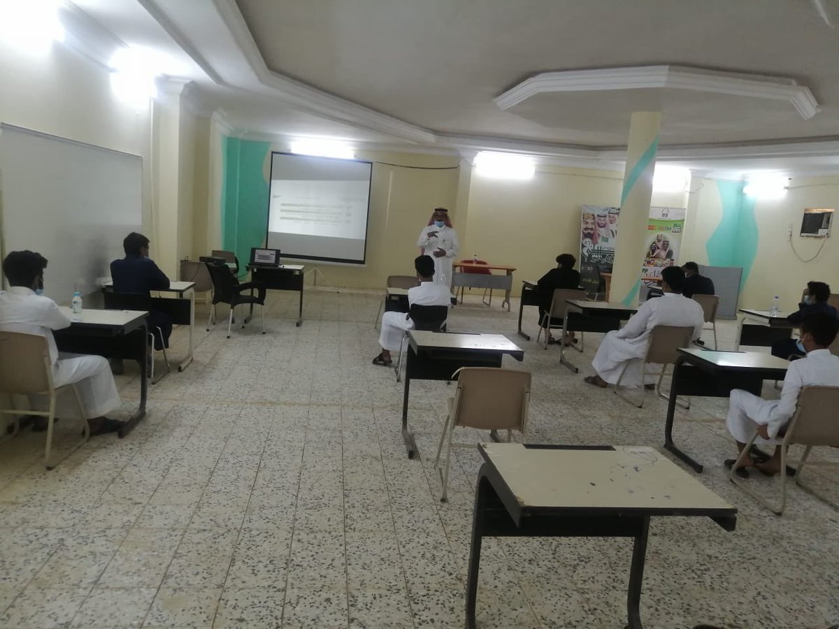 NOKHBUT2016's tweet photo. لقاء تعريفي بنظام المسارات #بثانوية
#نخبة جازان الأهلية https://t.co/eop6GPjDUZ