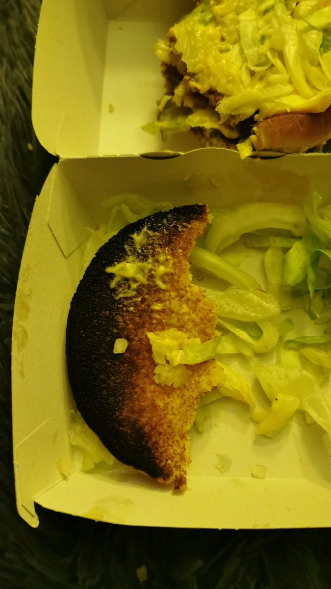 ShanicelFowler's tweet photo. Can't believe I've been served this @McDonalds @WalkdenTownCent no big Mac sauce and cremated!! https://t.co/YvgQVDEryl