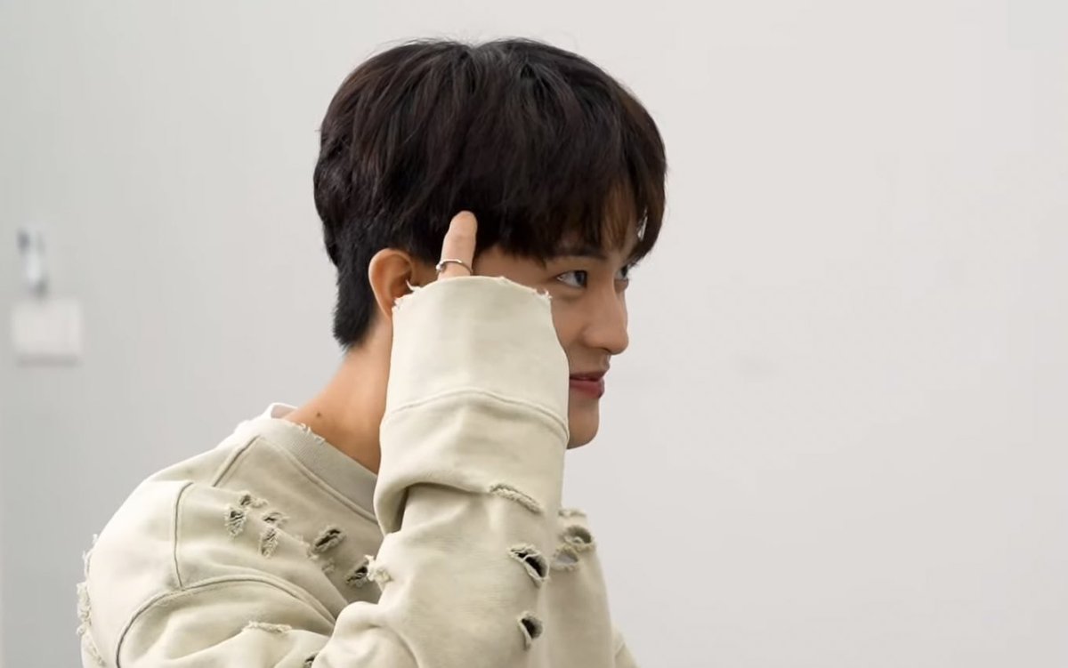 #MARK acting out emojis