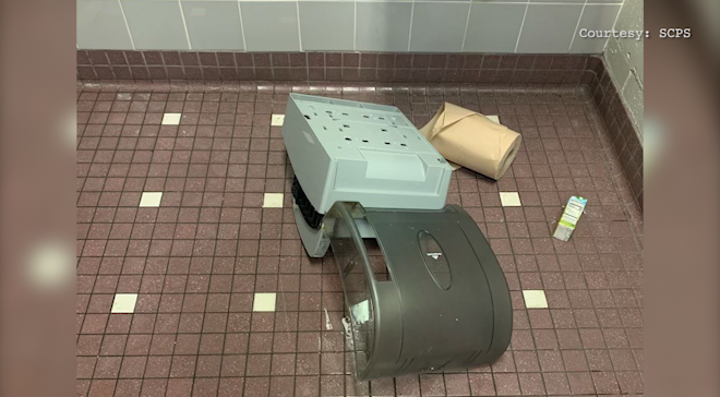 DanielMessineo's tweet photo. SCPS leaders said they’re experiencing vandalism in the bathrooms at the majority of their middle and high schools. Orange and Brevard School districts have also experienced some vandalism.#news13seminole https://t.co/3nxCavYGLi