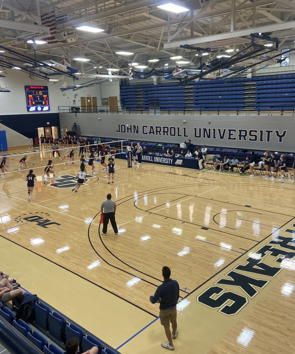 Here we go, <a href="/JCU_VB/">John Carroll Volleyball</a> and <a href="/CoachBenoit/">Michele Benoit</a>!! 🏐 #GoStreaks