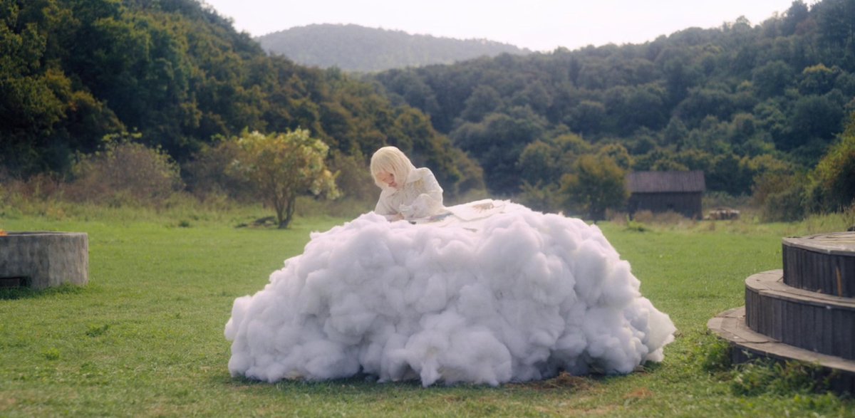 TheCinesthetic's tweet image. midsommar (2019) dir. ari aster