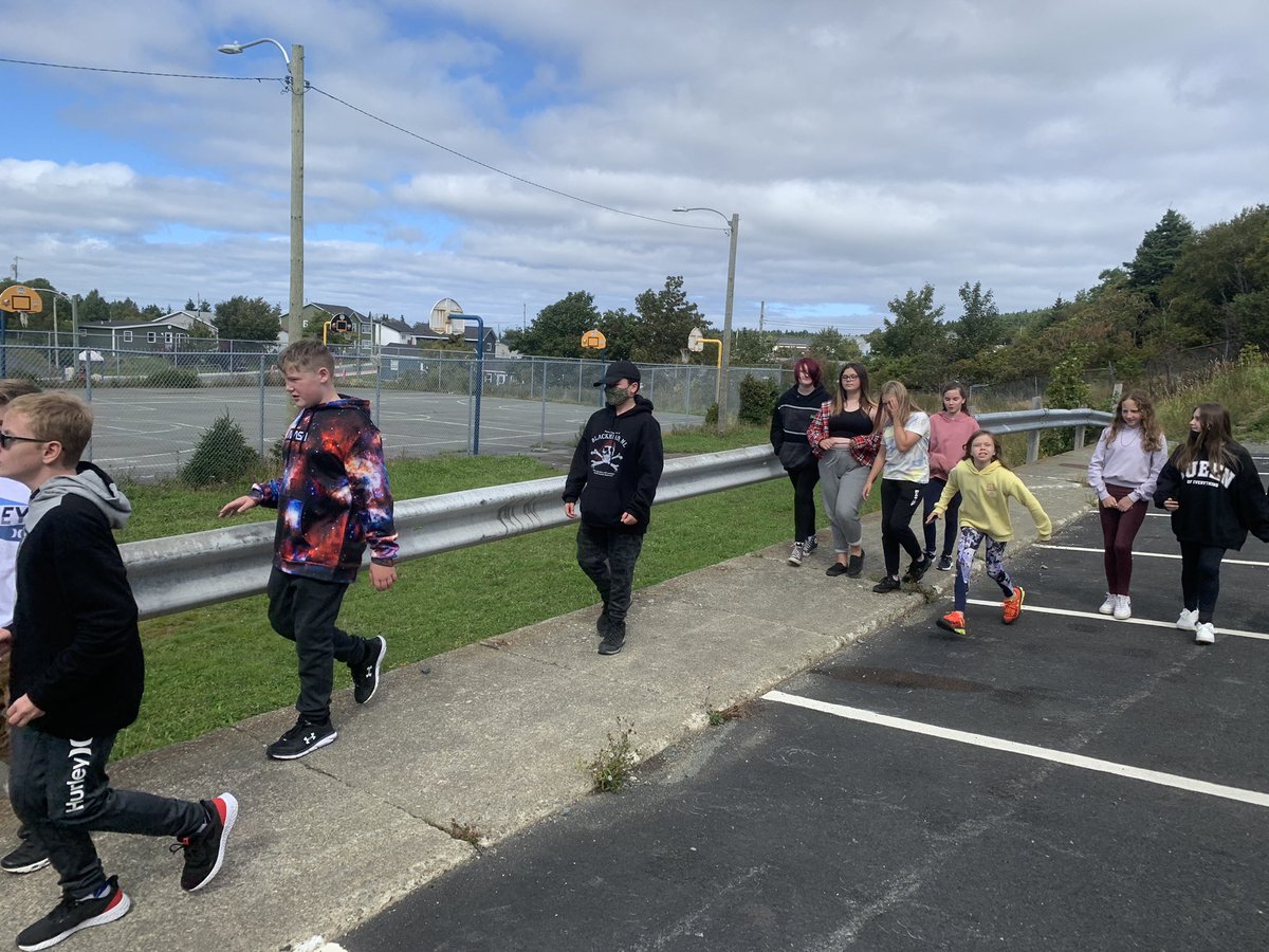 AdonnaHickey's tweet photo. First day Stepping Out for 15 with the @grade7 class @sjboscoschool! #stepout15 @activebayman It certainly wonโt be our last! ๐๐๐ผโโ๏ธ๐@NLESDCA https://t.co/k1s2cJPxdP
