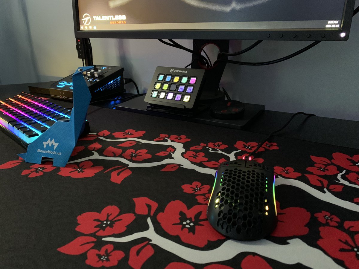 ZanryuLIVE's tweet photo. Finally here - next up, keycaps! Don’t sleep on this line from @YourMouseMods!
#mousemosaurus #mousemods https://t.co/rOMxlhbJRh