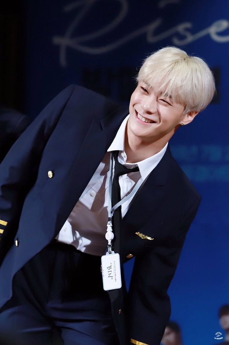 cloudyybinnie's tweet image. #아스트로 #문빈 #MOONBIN
#ASTRO @offclASTRO