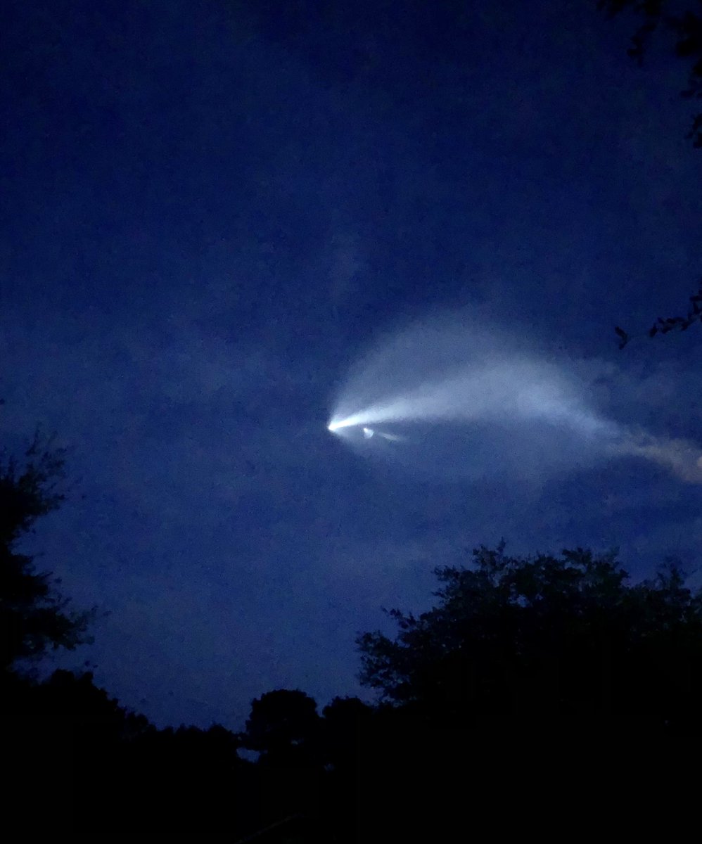 JanXHanak's tweet photo. Nice view of #Inspiration4 from @SpaceX #SpaceX https://t.co/CPKTIKLiJg