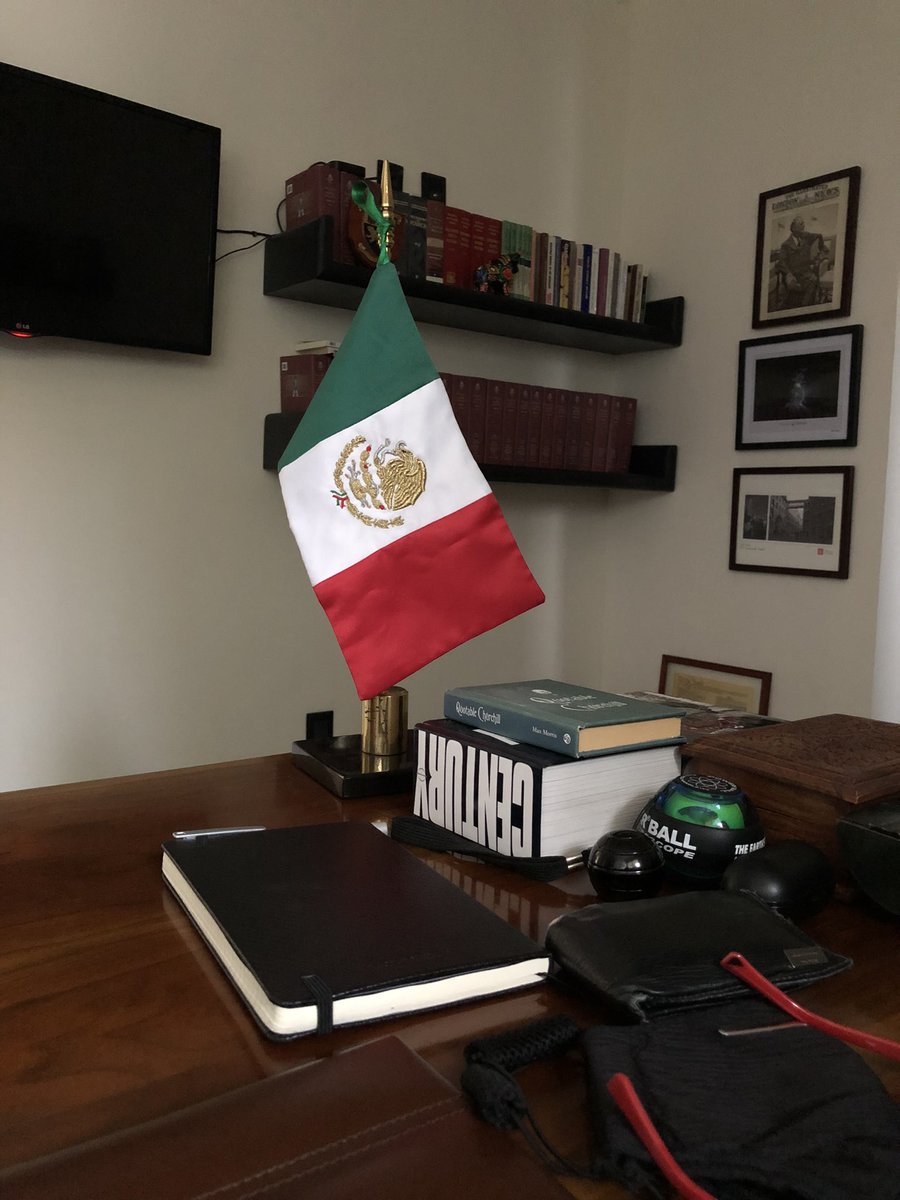 MaxKaiser75's tweet photo. Yo celebro a México hoy, porque YO SOY MÉXICO

Y lo celebro también los otros 364 días del año al entregar mi servicio, mi talento, mi tiempo y mis sueños en la construcción de un país Mejor, más Justo, más Incluyente, más Diverso y más Feliz. Yo creo en México! VIVA MÉXICO!!🇲🇽🙏🏻 https://t.co/Mx04Y6xlPD