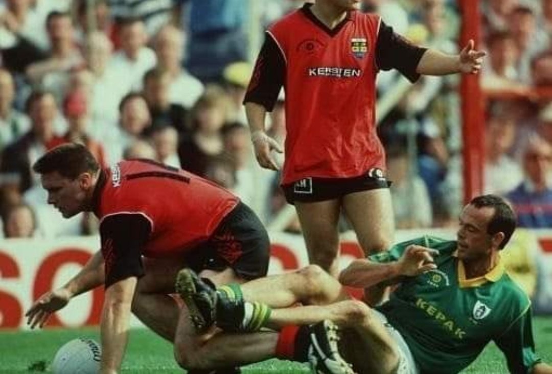 Does anyone remember This time 30 years ago Big pete Tamed the Lion. If not here's a wee reminder. One of the most Iconic Pictures in GAA. Over the shoulder you go Mick. 1991 All Ireland Champions #30YearsOn
❤️🖤🤩💙🤍
@OfficialDownGAA @DownGAAMemories @CrokePark @UlsterGAA