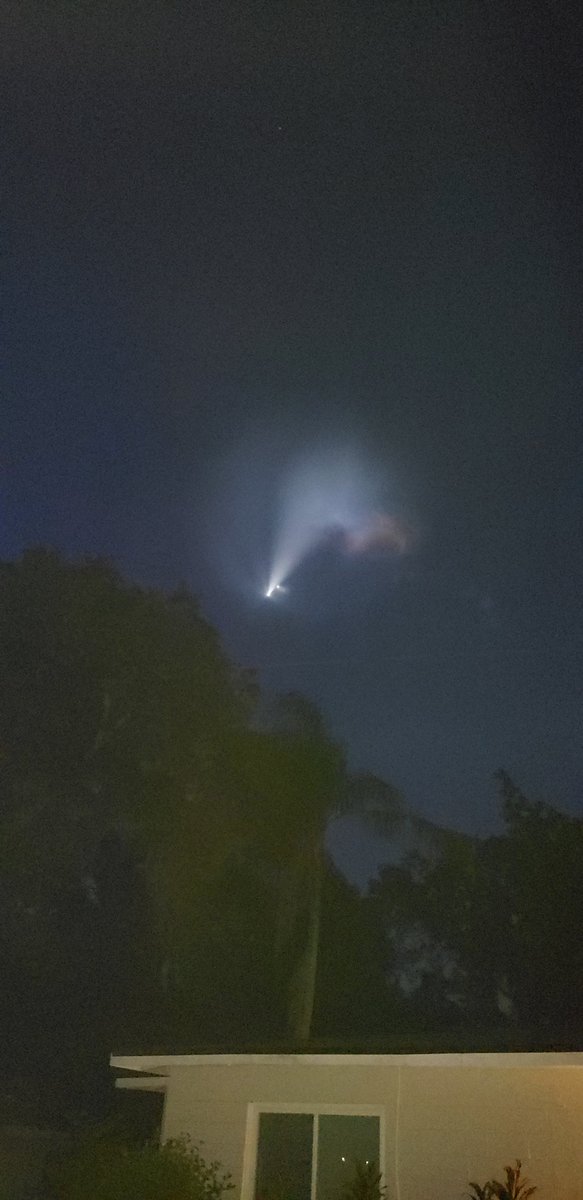 cccmikelee's tweet photo. Another night in Rocket Town. SpaceX launch and then 5 min later the ISS decides to scoot on by. #Orlando #Rockettown #Inspiration4 https://t.co/Uh7sKY0yKS