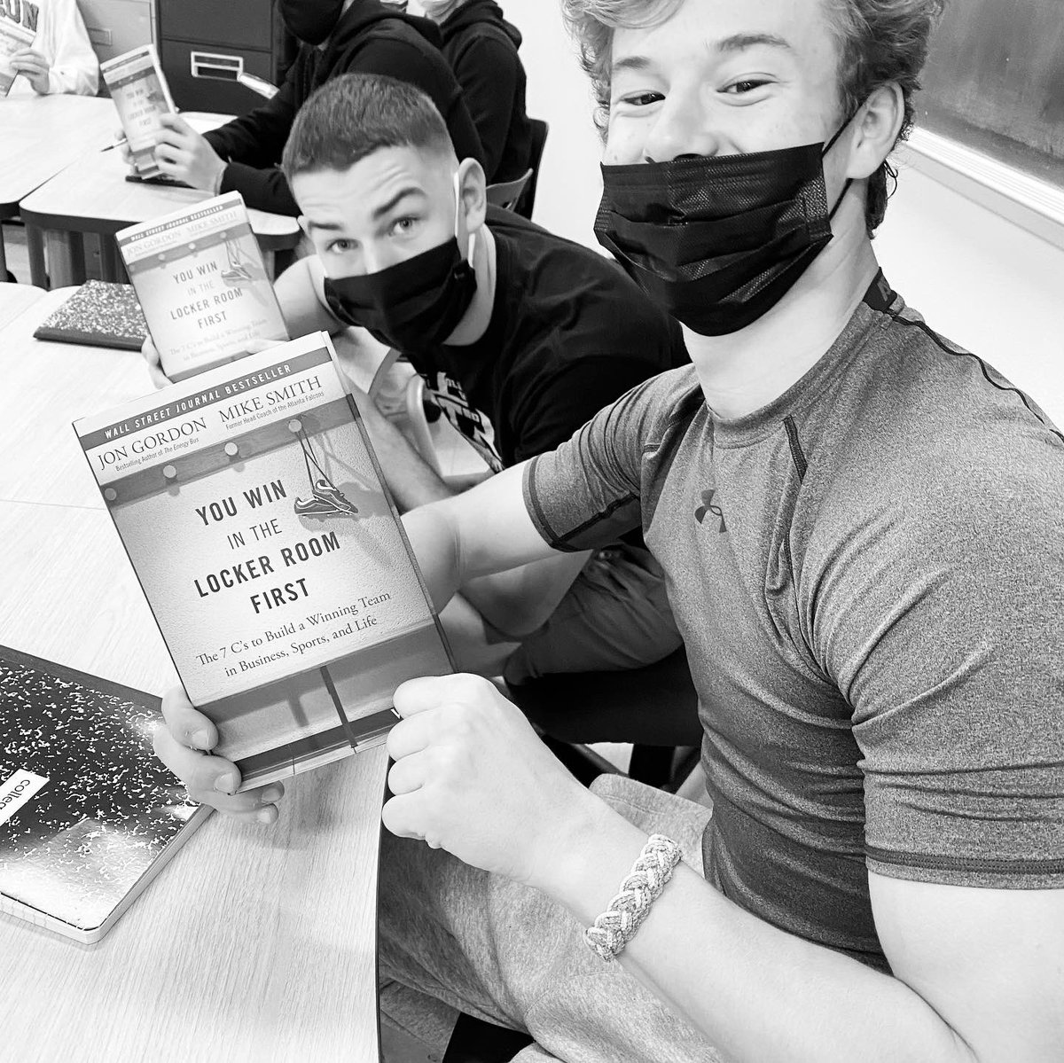 WESTBookReview's tweet image. VARSITY BASEBALL EDITION! The book love is strong with this group! How many teenage book clubs do you know that meet at 6:30am? Varsity Baseball members participating in Coach Schultz’s Leadership Academy do! @GWEnglishDept @CoachSchultz23 @GWBoosters @GWHilltoppers