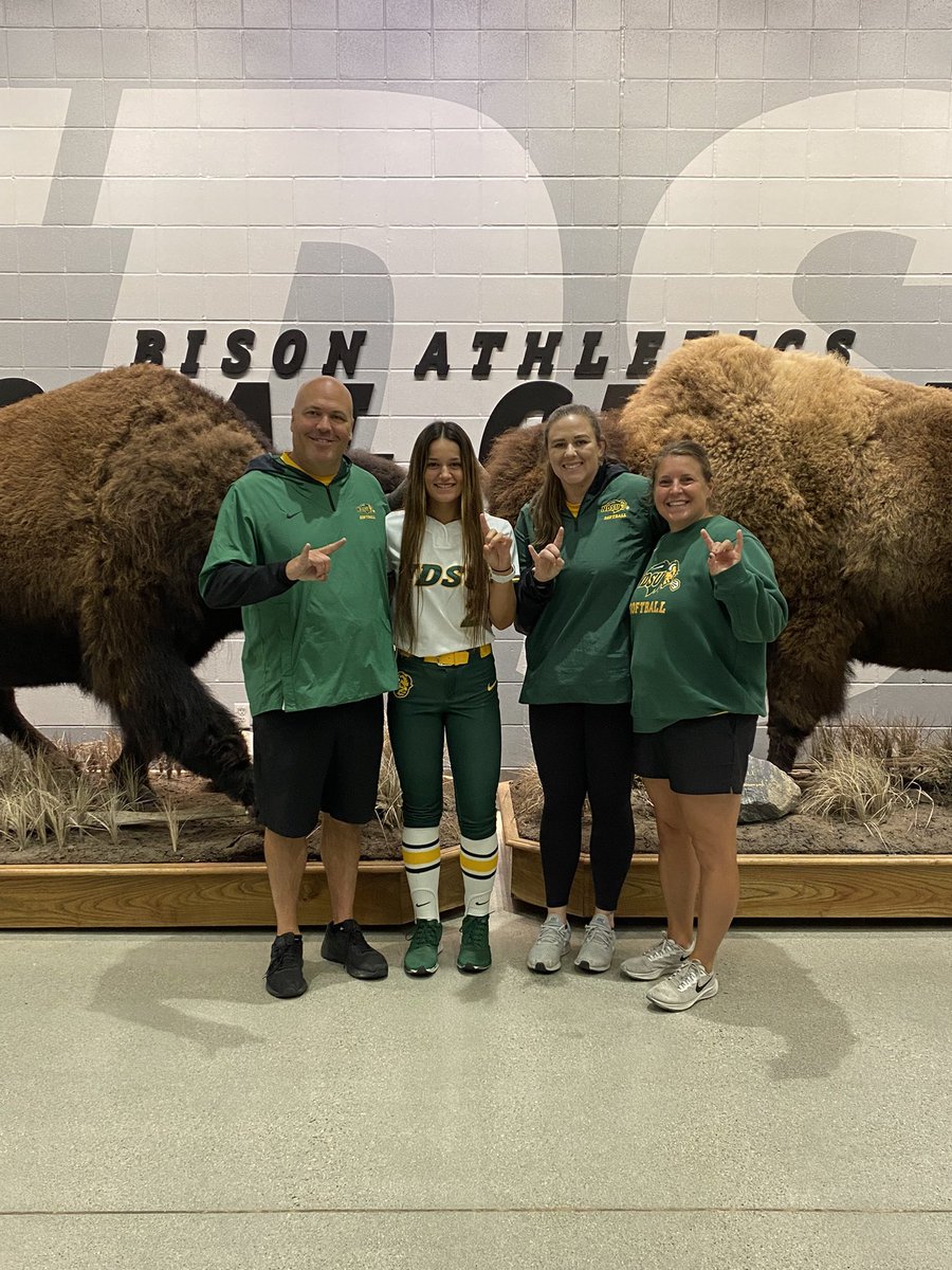 belladean_12's tweet photo. I am very excited and blessed to announce verbally committing to North Dakota State to continue my academic and softball career. I would like to thank the Lord, my parents, and coaches for everything they have done to help me along this journey💛 @NDSUsoftball @IowaPremierFP https://t.co/dWyPg7Bc9Z