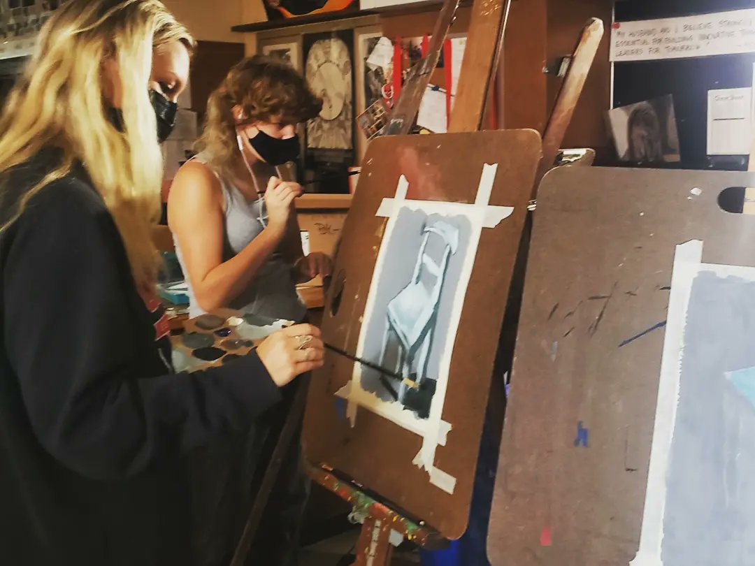 MrsGibbsArt's tweet image. ...and so it BEGINS!! 

(Definitely one of the top things I missed the most during NTI).

#learningtosee #introtopaint #lifepainting #paintpaintpaint #weareatherton #ahsart @atherton_high