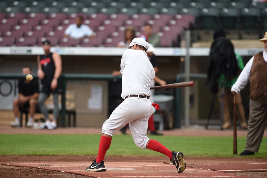 StevieC2324's tweet photo. Droppin some vintage 🥔🥔🥔 in Dayton! Thanks again @DragonsBaseball with the sick pics! #vintage #vintagebaseball #redstocking https://t.co/FBRvo3bM20