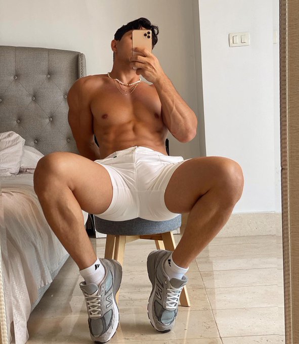 I can teach you a couple thing 😈  Onlyfans 20% OFF 💦  https://t.co/OohhAogG7D https://t.co/EvjKV4ONm