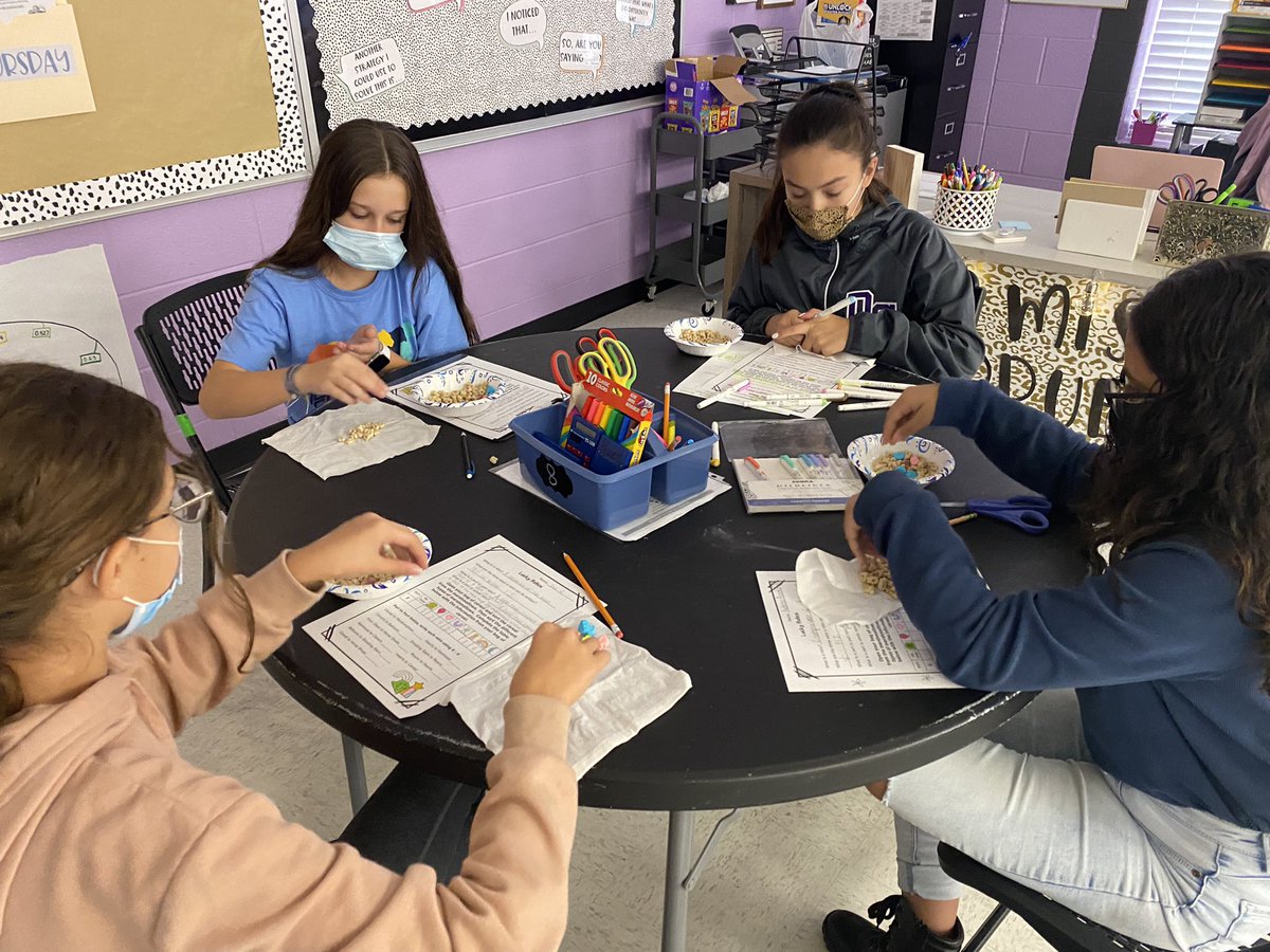 We had the best day making ratios and proportions with lucky charms today! 💜💛🐾<a href="/TweetDCS_DCMS/">DCMS</a> #handsonlearning