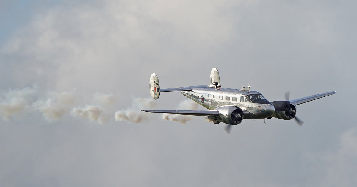Thank you <a href="/CFSnowbirds/">CF Snowbirds</a> and friends for a spectacular airshow in Stratford.
