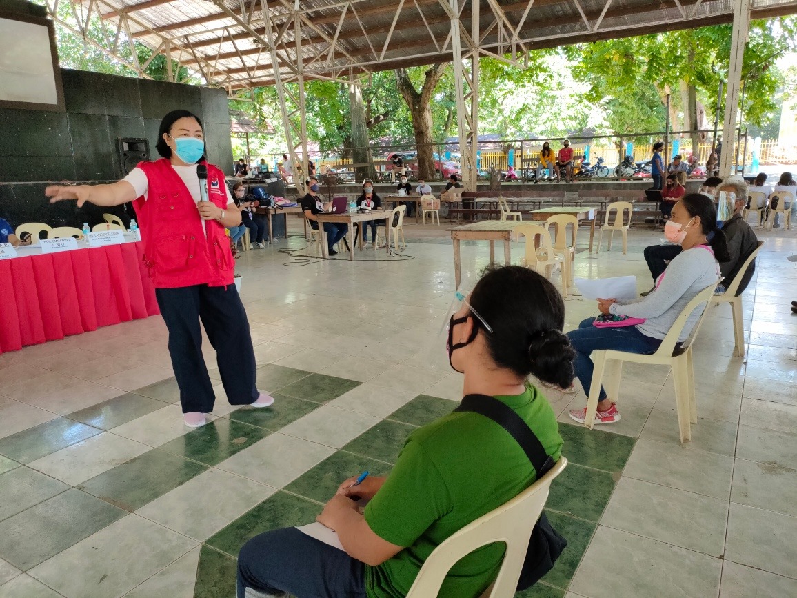 DSWDfo7's tweet photo. DSWD-7 Regional Director Rebecca P. Geamala, stressed in her message to the LAG beneficiaries that they must ensure that the money provided by the government will be used for their livelihood and let it grow for their families. @dswdserves @dswd_livelihood https://t.co/vpMbjYdEnm