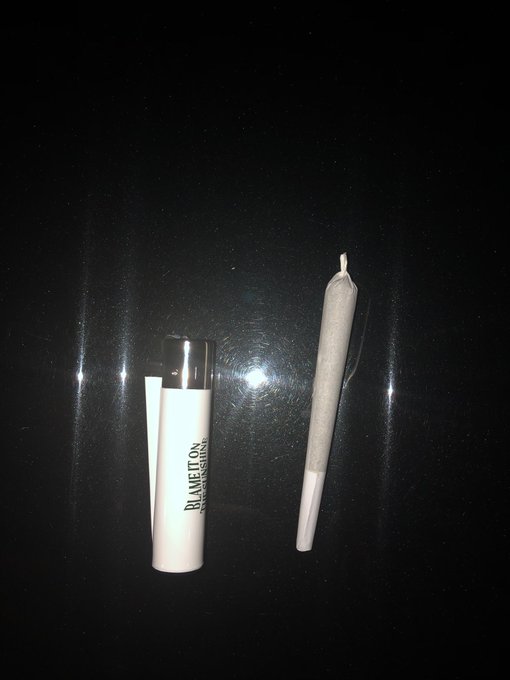 Oops brought my work home with me. https://t.co/WmiixzbgZi<a href="/tag/callofduty"class="tags"><span>#callofduty</span></a><a href="/tag/modernwarfare"class="tags"><span>#modernwarfare</span></a>